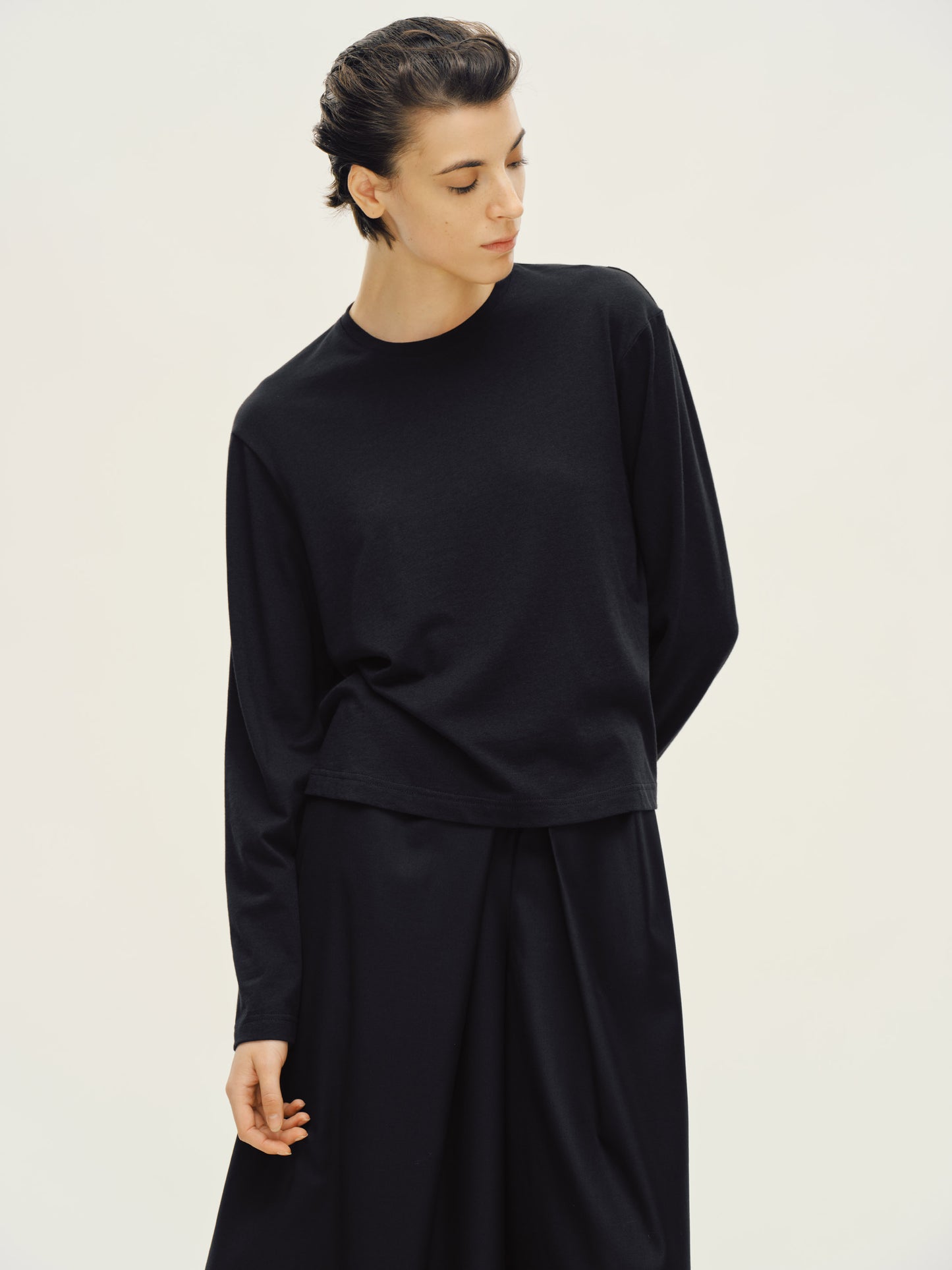 Black Long Cropped Tee